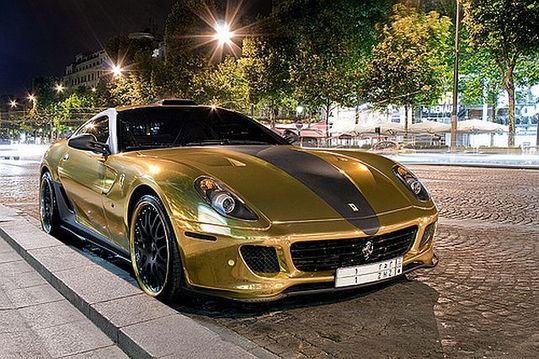 gold_ferrari_16
