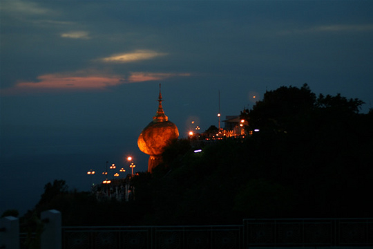 Golden-Rock3