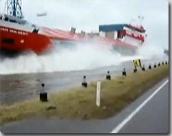 これは大迫力！豪快すぎる船の進水式詰合せ