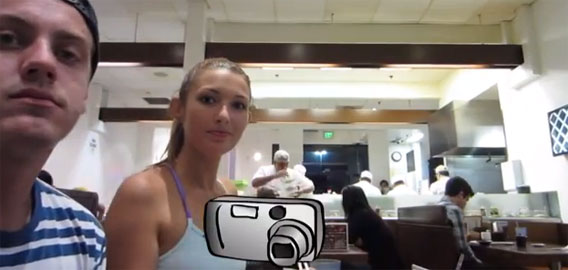 海外の回転寿司屋で、寿司の代わりにカメラを乗っけてみた時の人々の反応