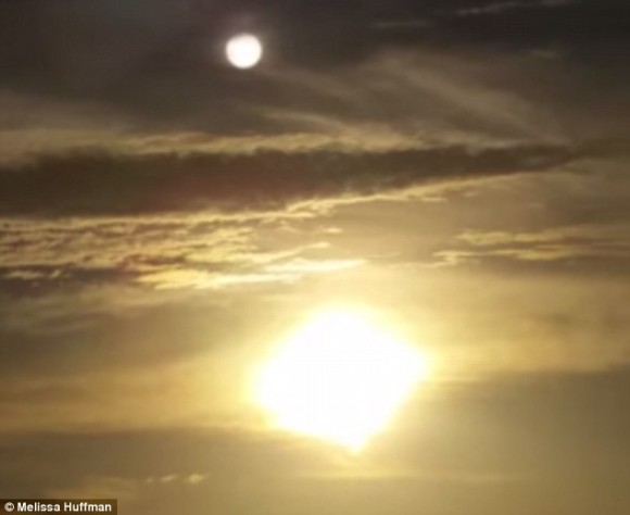 惑星X（ニビル）か？アメリカ・フロリダの海岸に謎の天球が出現