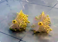 千足百足なうごめく謎生物がご自宅にやってくる！！風力で動くストランドビーストが大人の科学の付録になった