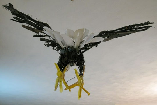 recycled-plastic-sculptures12