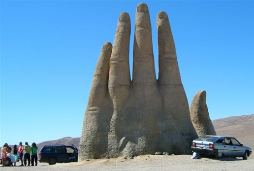 The-Giant-Hand-of-Atacama-1