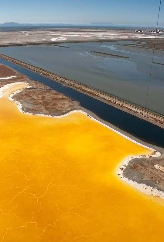 colored-salt-ponds-04