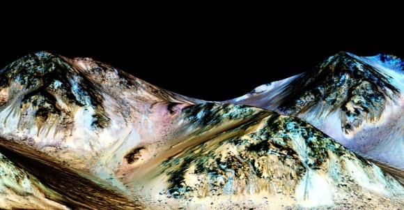 「これは序章である」NASA、火星に液体の水が流れている証拠を発見