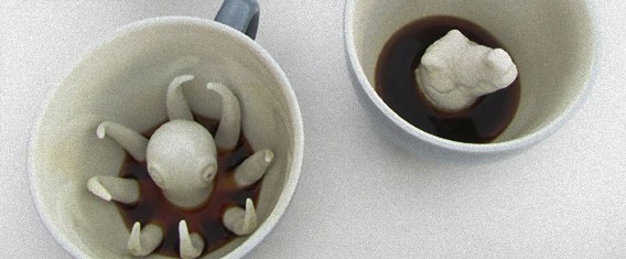 カップの中からクリーチャー、いろんな生き物が隠れてるコーヒーカップ