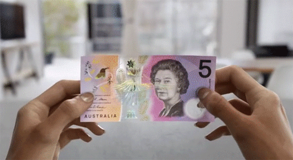 鳥が動くアニメーションとか！オーストラリアの次世代紙幣5ドル札が凄かった！