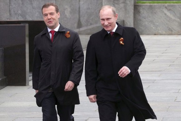  プーチン大統領とメドヴェージェフ首相