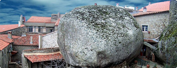 進撃の巨人？どんとこい。巨石に守られた中世要塞の村、ポルトガル「モンサント」