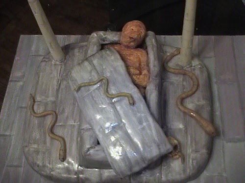 creepy halloween cake (4)