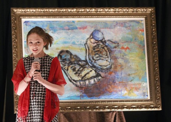 5歳で初めて筆を握り8歳で天才画家と呼ばれた少女、14歳で偉大なアーティストへの道を歩む