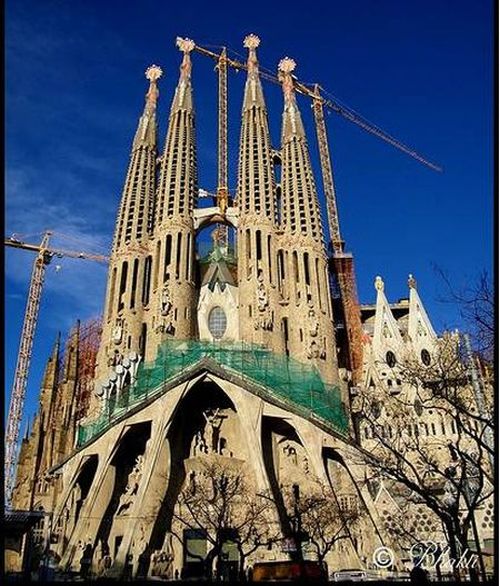 temple_expiatori_de_la_sagrada_familia_in_barcelona_18