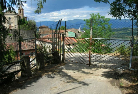 15-castelnuovo-sabbioni-deserted-village1