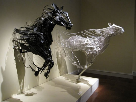 recycled-plastic-sculptures13