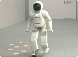 【動画】4年ぶりに大改良！進化した新型「ASIMO」が遂に公開、デコボコ道でも歩けるよ！