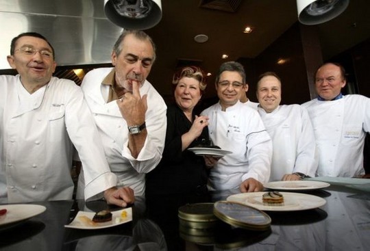 1258610577_how_black_caviar_is_made_17