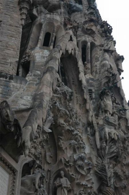 temple_expiatori_de_la_sagrada_familia_in_barcelona_06