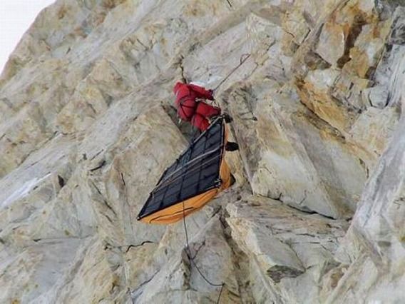 extreme_hanging_tents_640_03