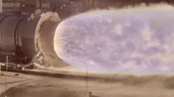 NASAの次世代ロケット「SLS」のブースター燃焼実験の驚異的映像が公開される