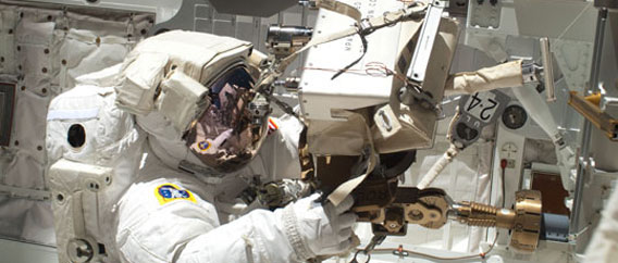 新種の地球外物質が宇宙ステーションから回収される（JAXA）