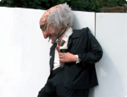 アイルランド版なまはげは、酒ビンもった赤鼻のアル中の巨大じいさんだった！？