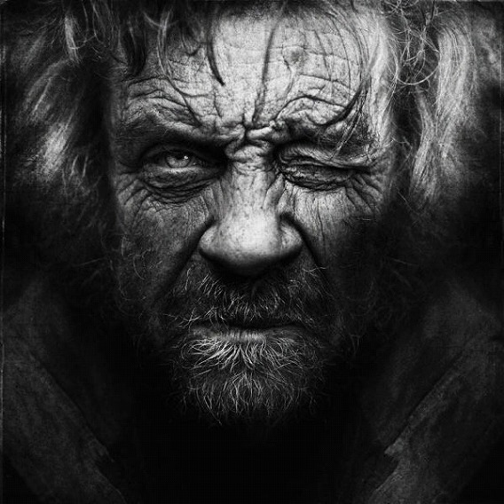 amazing_black_and_white_photos_of_the_homeless_640_12