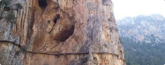 高所恐怖症注意：断崖絶壁にかかる古道「エル・カミニート・デル・レイ」を渡った気分になれる仰天高画質映像