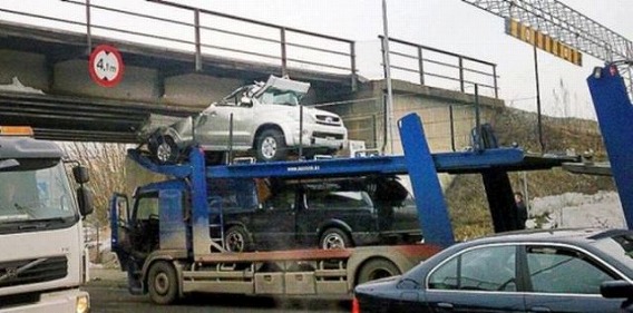 weird_car_crashes_640_02