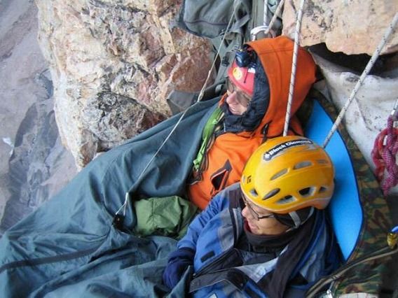 extreme_hanging_tents_640_14