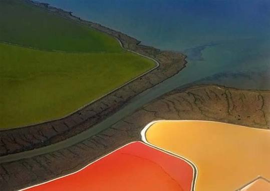 colored-salt-ponds-08
