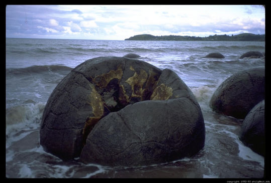 boulders_from_out_640_14