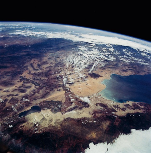 手に触れることのできる宇宙。NASAが撮影した壮大なる宇宙世界に浸ることができる写真集＆カレンダー「Earth and Space」