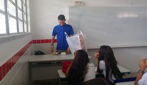 teacher4_e