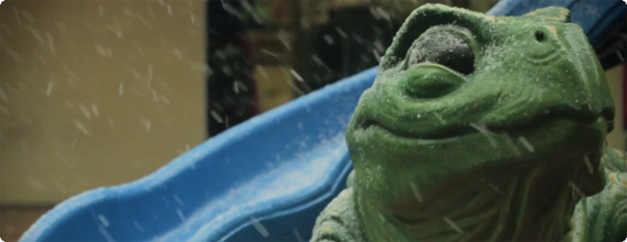 異常気象だけどやっぱりうれしい。初めて見る雪に喜びを隠せないニュージーランドの人々