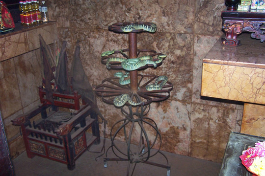 Snake-Temple-Penang7