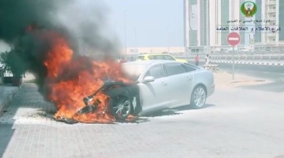 夏が暑すぎるとどうなるのか？アラブでは車、燃えちゃいました。
