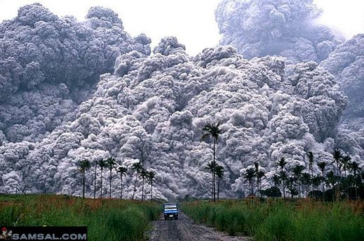 pinatubo-eruption-01