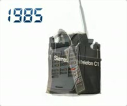 23年間に渡る携帯電話の進化の歴史を2分半で