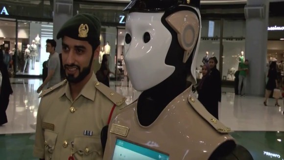 終わりの始まりな予感。ドバイ警察でロボット警官「ロボコップ」を導入予定、2030年までに25％がロボコップへ