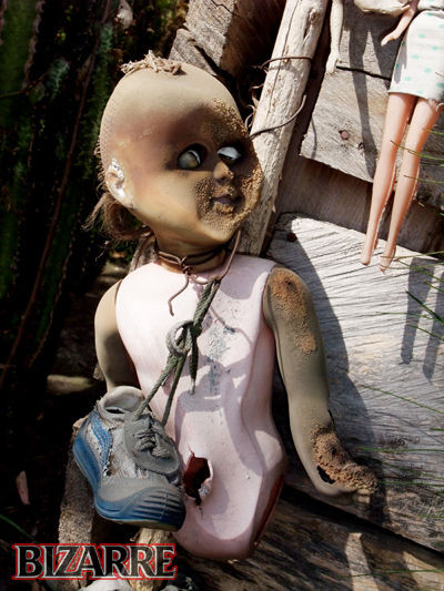 Island-of-the-dolls12