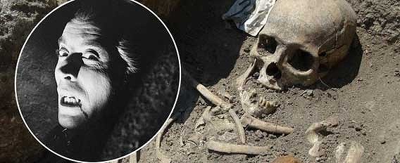 吸血鬼？ブルガリアで胸に鉄の杭を打ち込まれた二体の骸骨が発見される