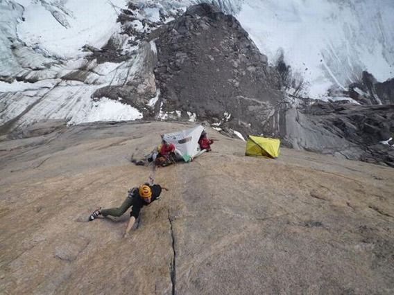 extreme_hanging_tents_640_11