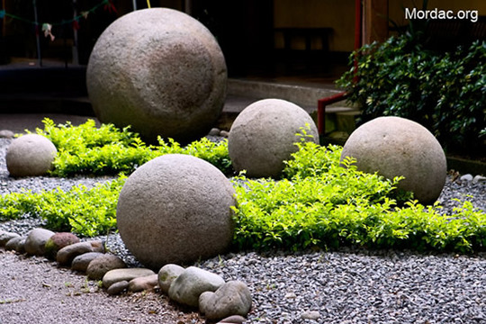 Costa-Rica-stone-spheres2
