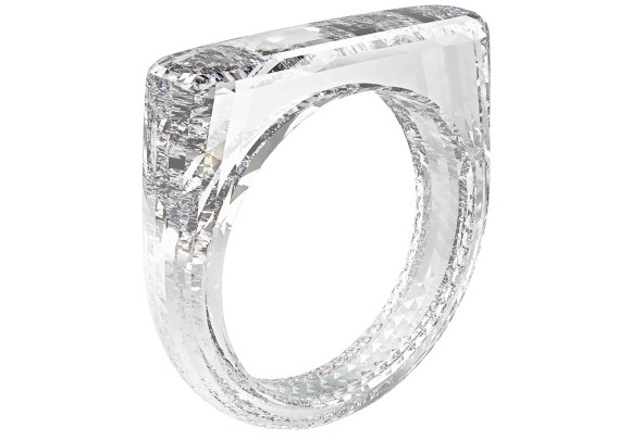 土台まで全部丸ごとダイヤモンド！アップル社の最高デザイン責任者がデザインした究極ダイヤモンドリング