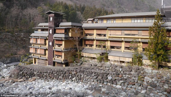 世界最古のホテルとして海外で報じられた、日本の慶雲館（山梨県）