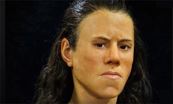 これが9000年前の少女の顔。中石器時代の女性の顔を復元