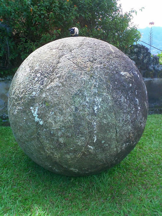 Costa-Rica-stone-spheres9