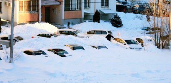 豪雪により非常事態宣言が出されたロシアのロストフで、一番信頼できる移動手段とは？