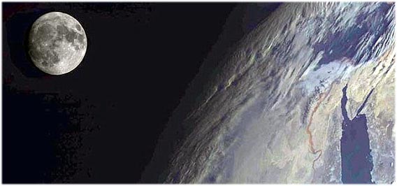 同じ惑星なのにNASAとは違う、ロシアの気象衛星「エレクトロ-L1」が撮影した地球の写真